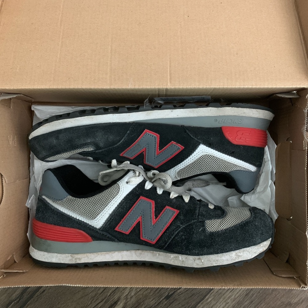 New Balances Barely Work. In Good Condition . - image 1